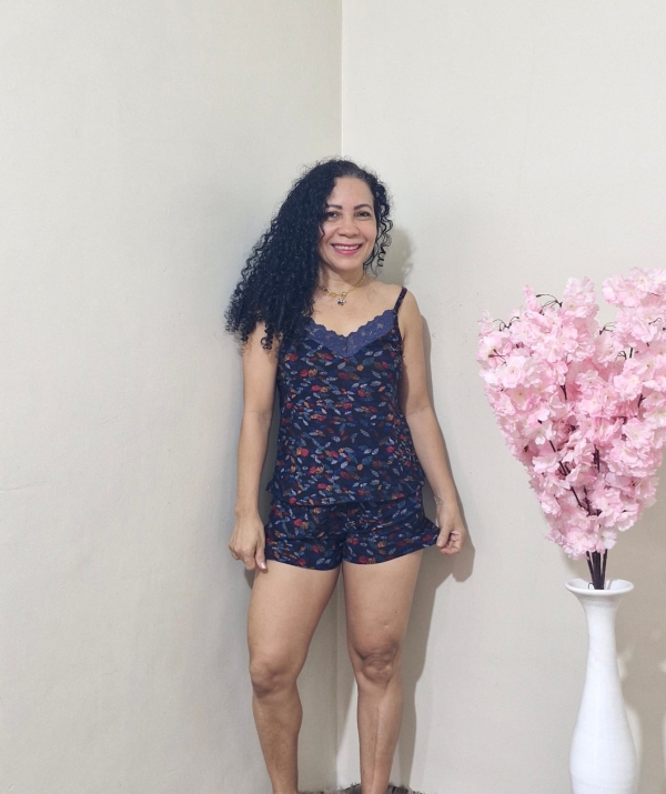 Baby doll básico feito com liganete estampada e detalhes em renda marinho