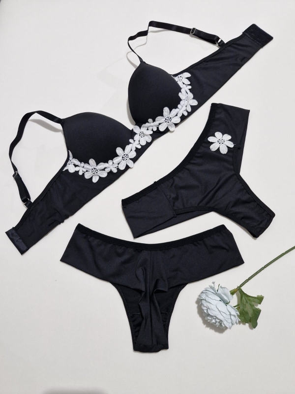 Conjunto de lingerie feminina com detalhes em gripuire