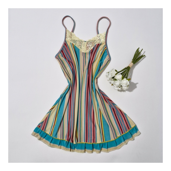 Camisola básica de liganete estampada e detalhes em renda amarelo - Image 2