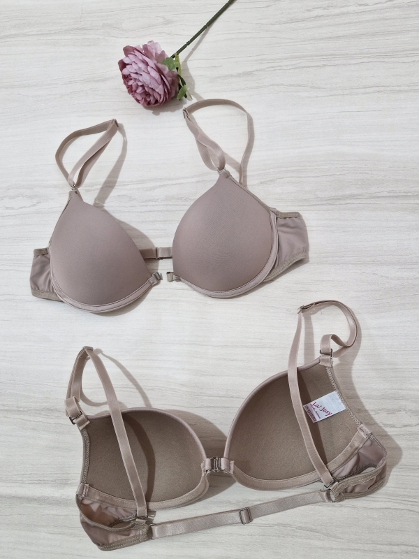 Soutien multiformas nudes