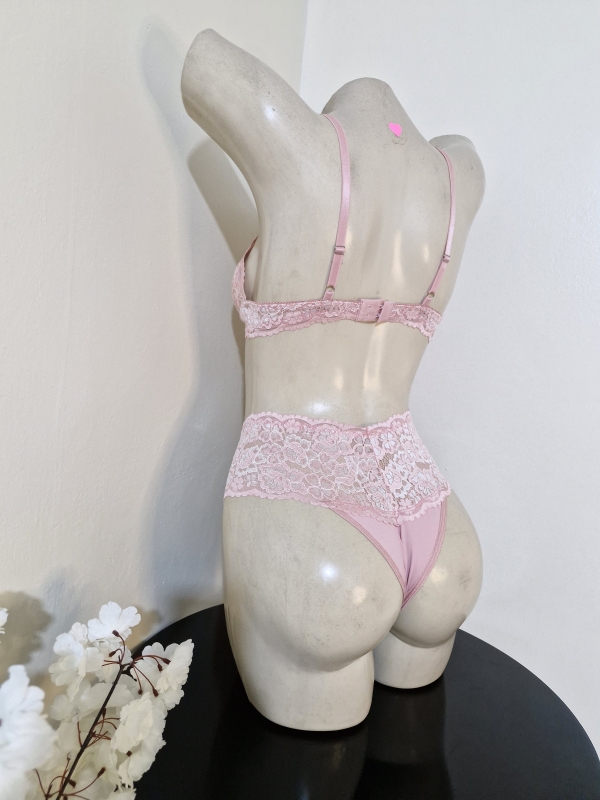 Conjunto bojo triângulo em renda bicolor romance - Image 3