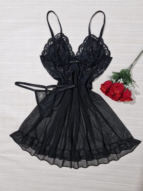 Camisola Laís feita com tule e renda preta