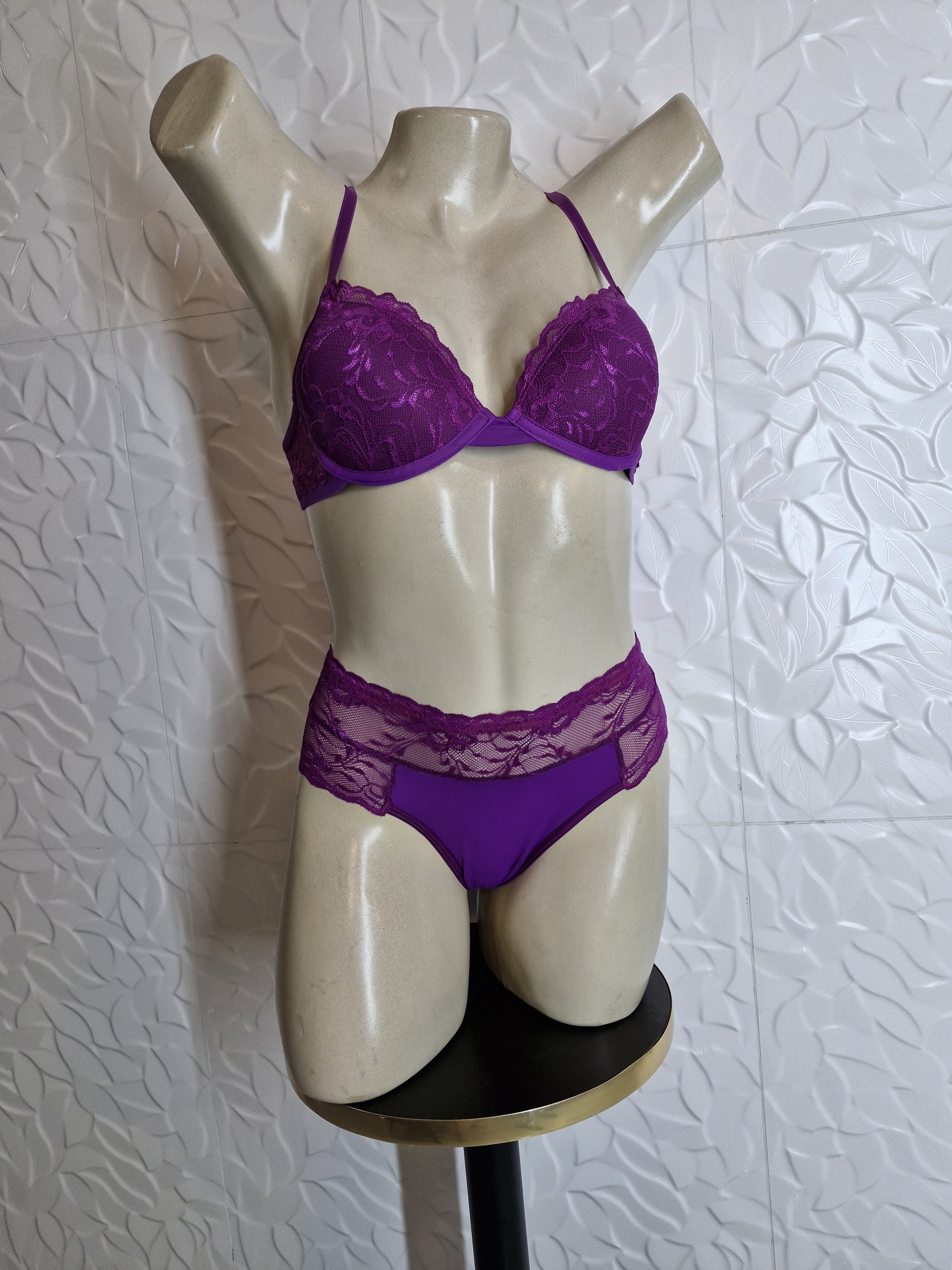 Conjunto de lingerie feminina com a calcinha fio duplo pala em renda - Image 3