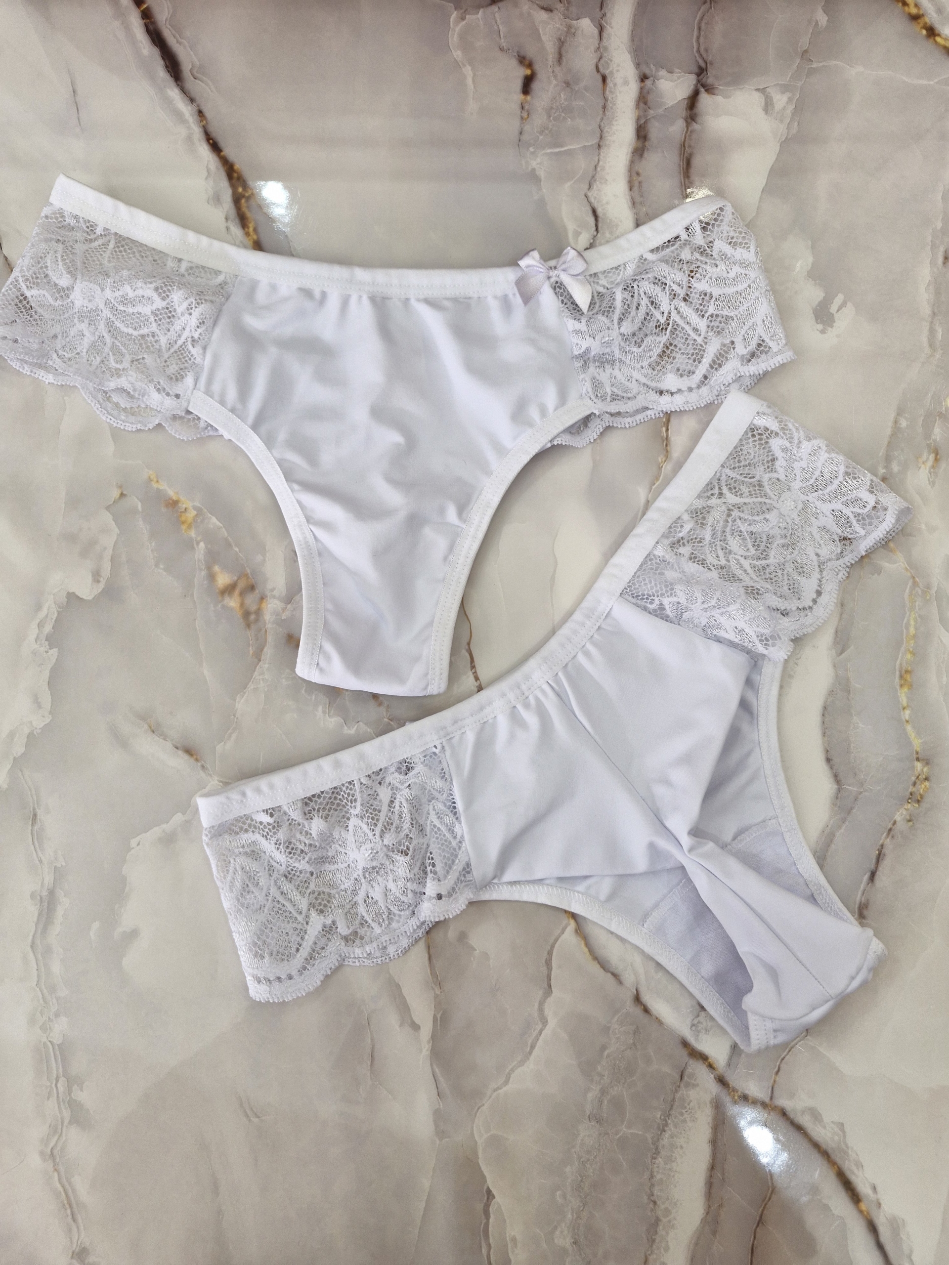 Calcinha fio duplo lateral em renda - Image 4
