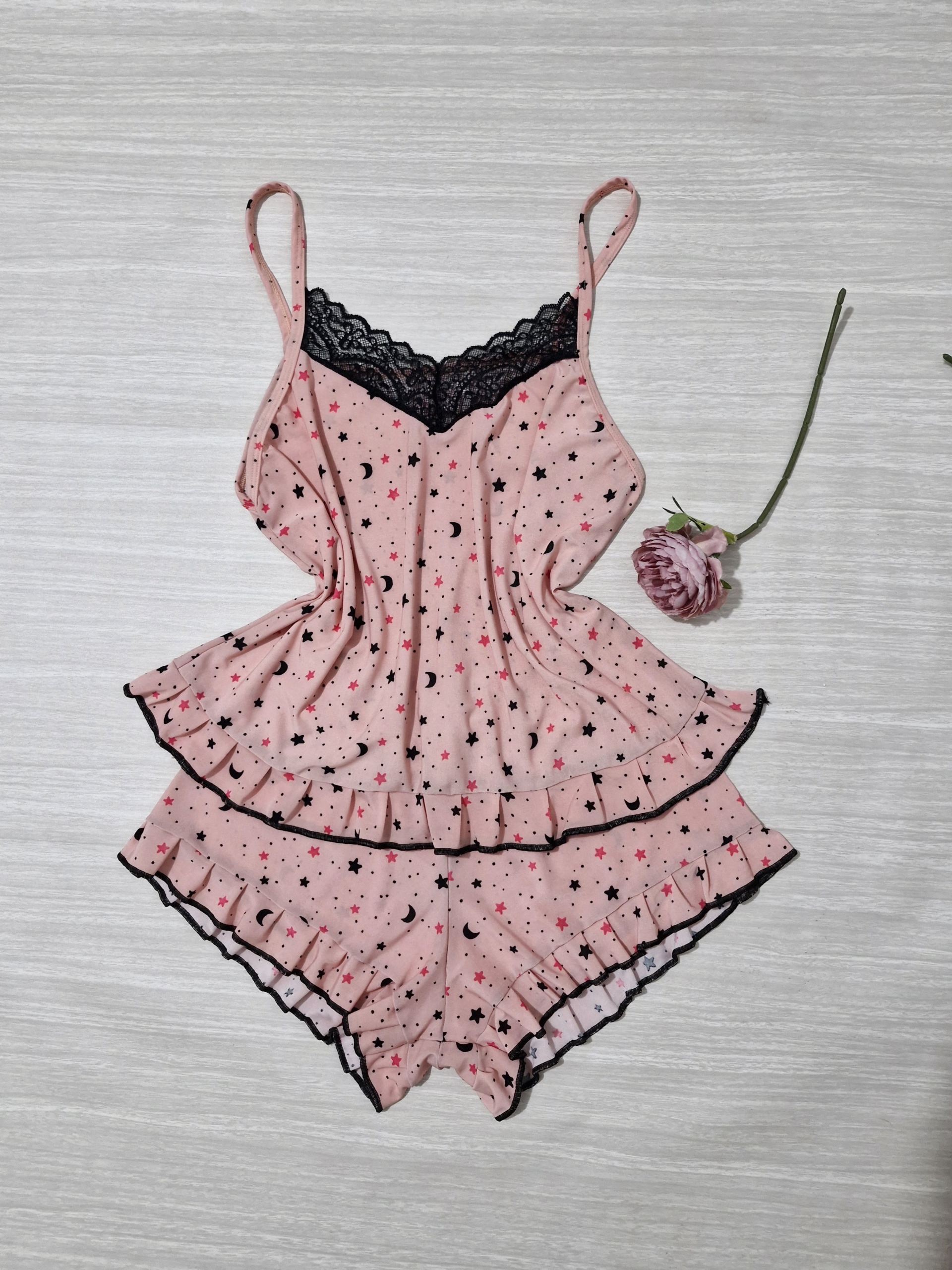 Babydoll com babado e decote em renda