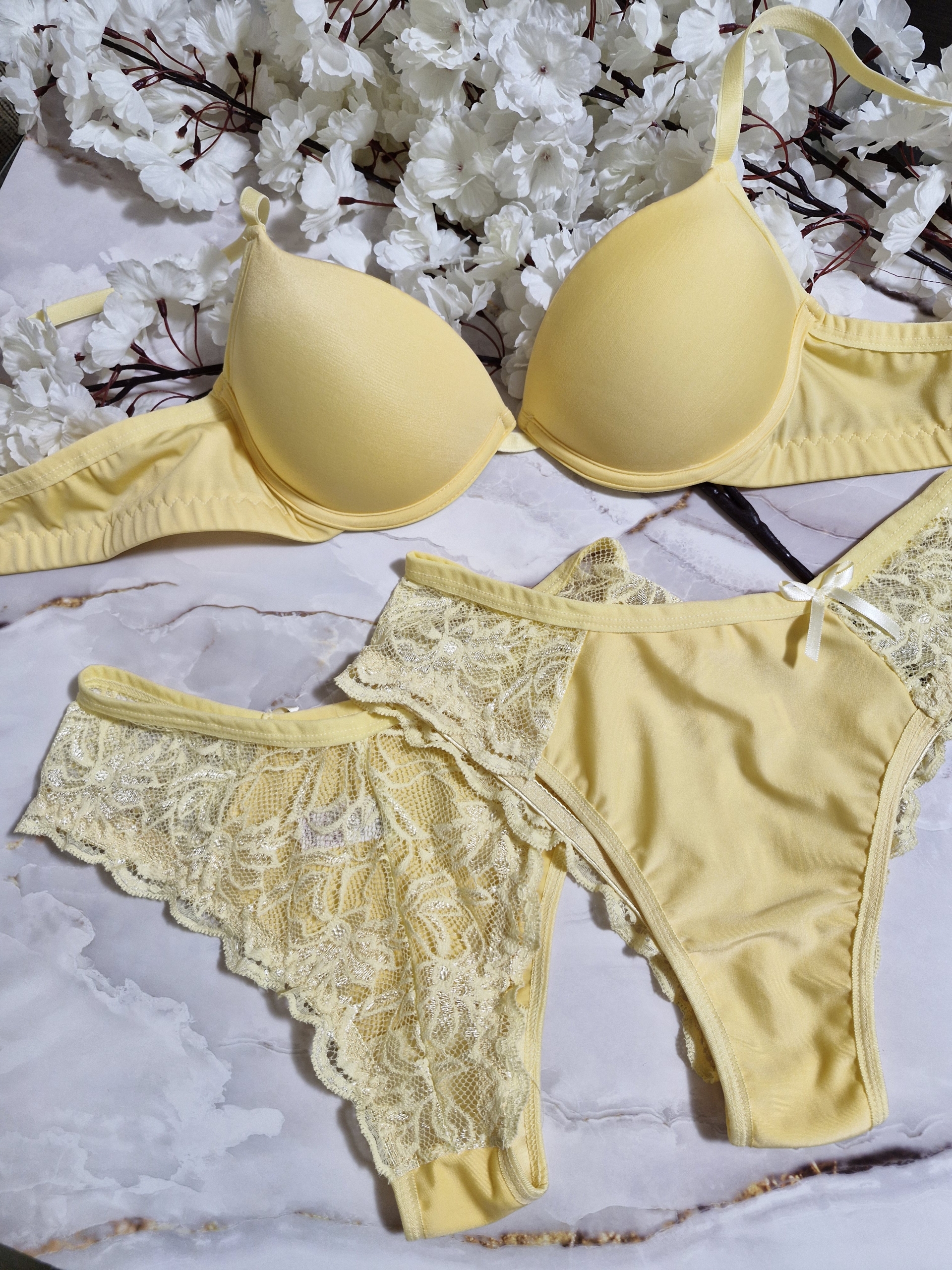 Conjunto de lingerie em microfibra e detalhes em renda - Image 5
