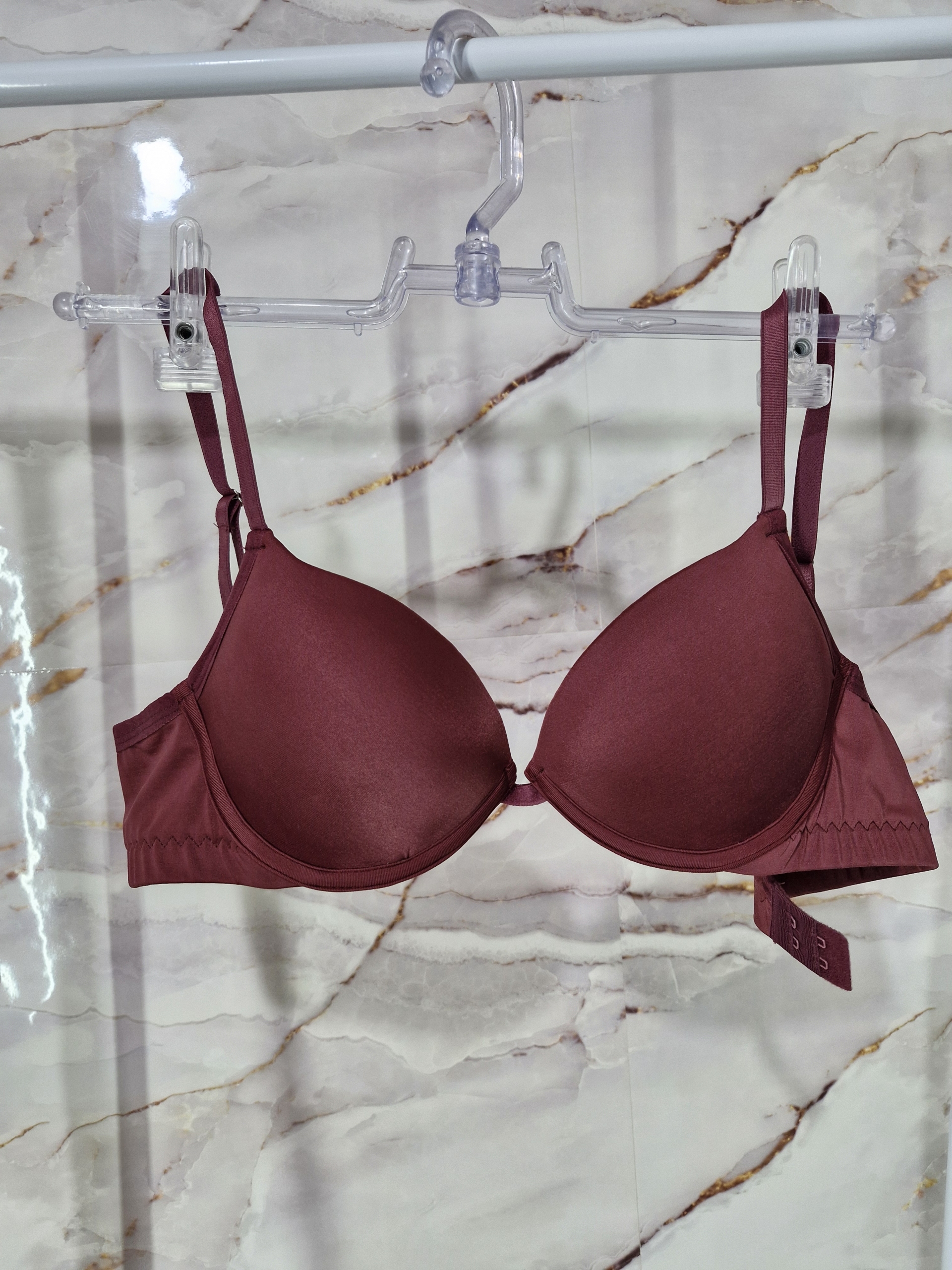 Conjunto de lingerie em microfibra e detalhes em renda rubro - Image 5