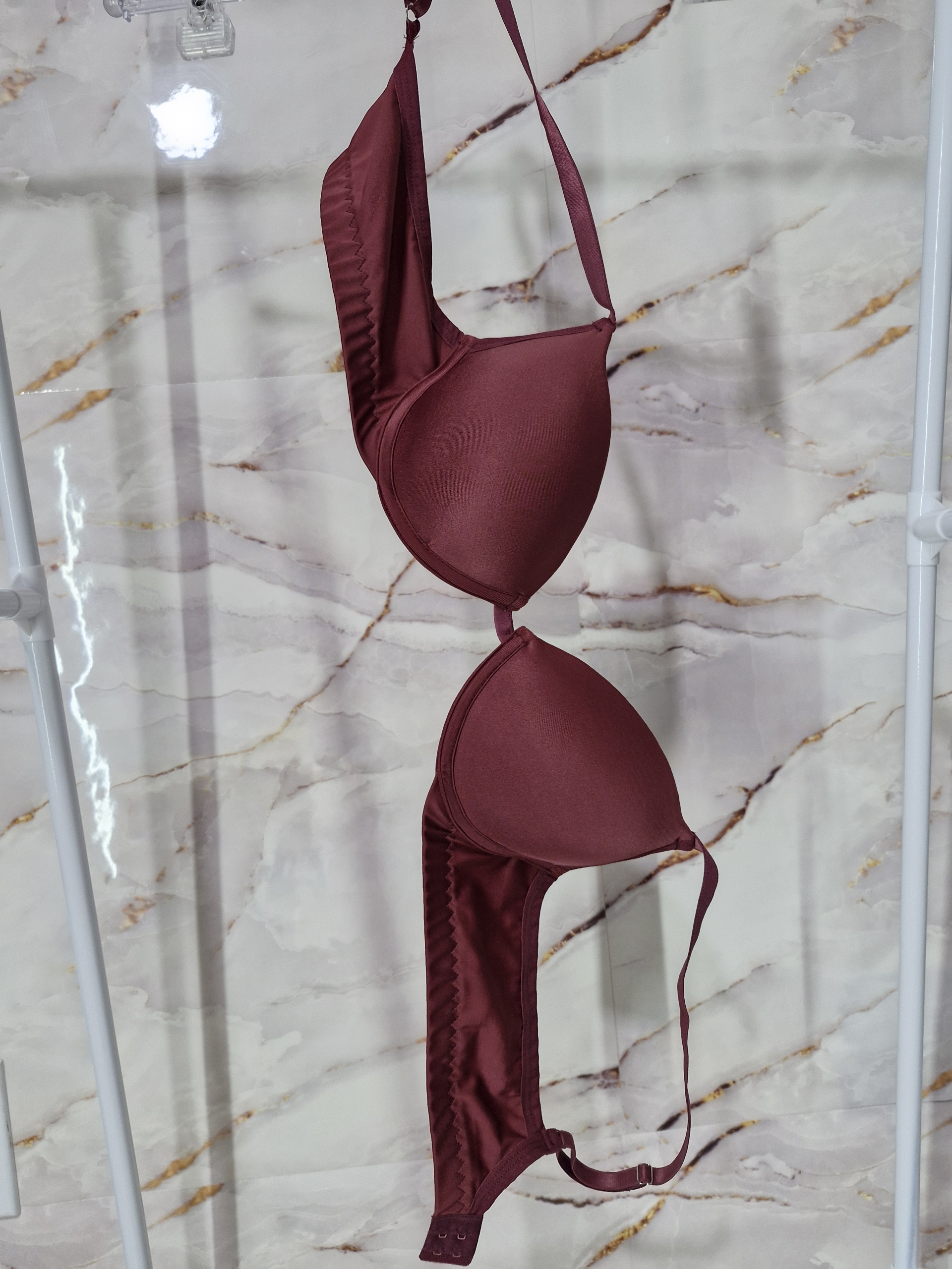 Conjunto de lingerie em microfibra e detalhes em renda rubro - Image 4