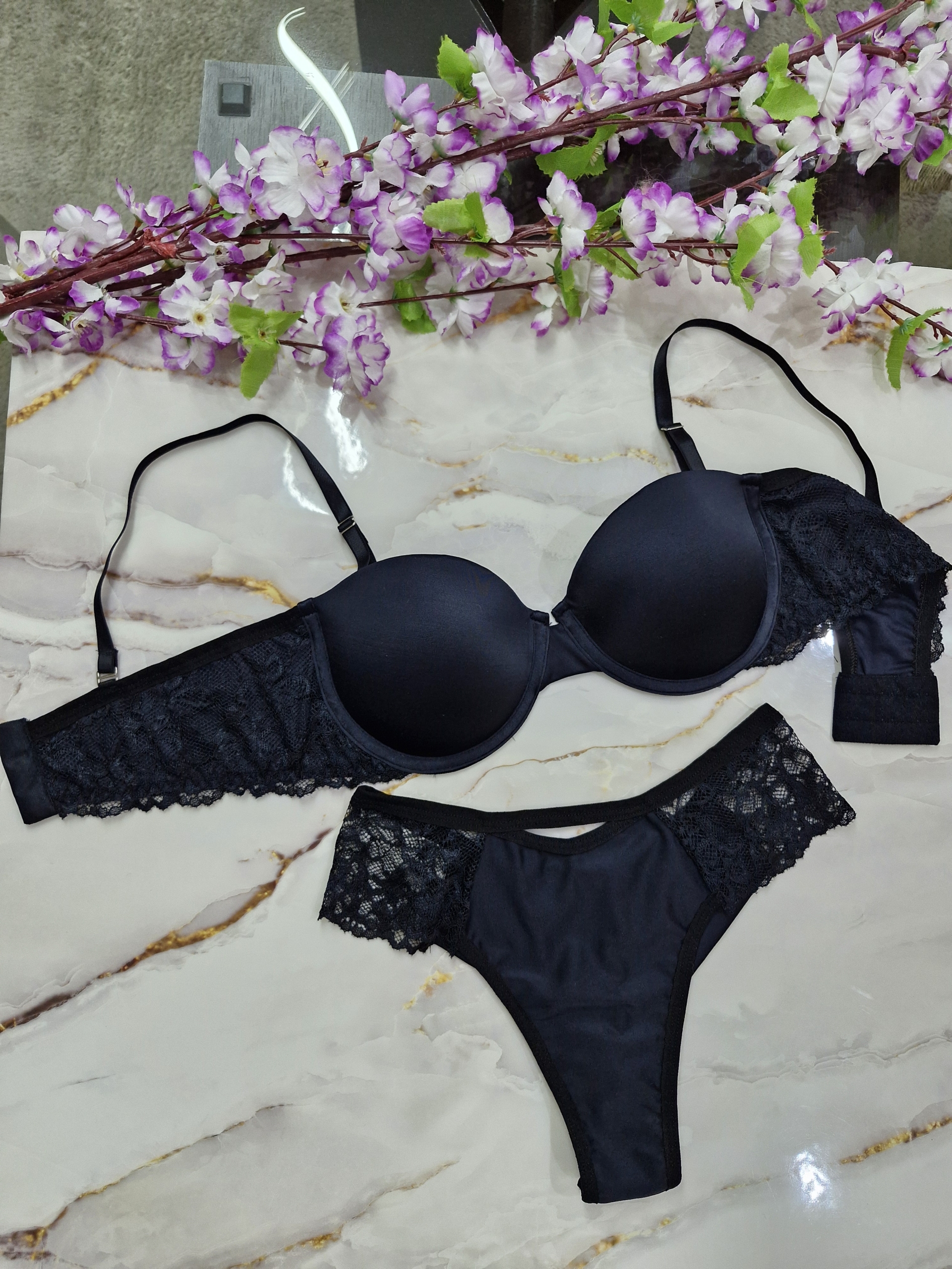 Conjunto de lingerie semi-fio pra usar como ou sem alças
